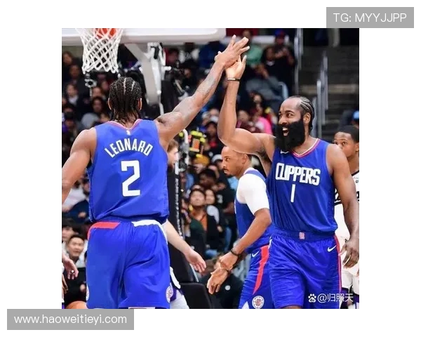 快船与爵士季后赛激战回顾球队表现与关键时刻分析