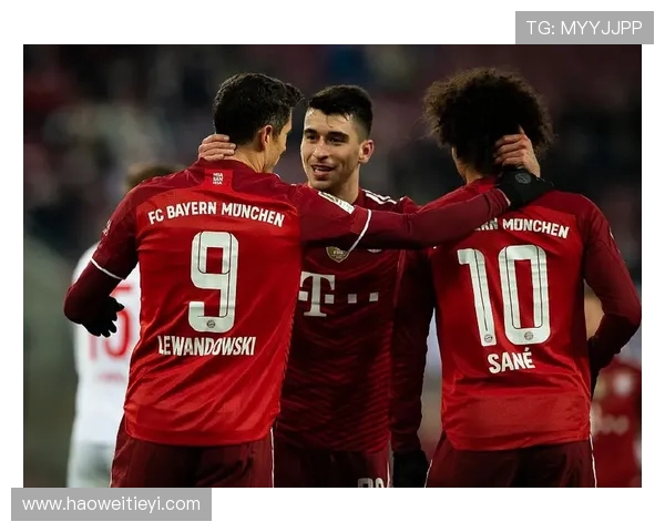 莱万重返德甲对阵拜仁引发球迷愤怒:昔日英雄如今成叛徒 莱万重返德甲对阵拜仁引发球迷愤怒:昔日英雄如今成叛徒