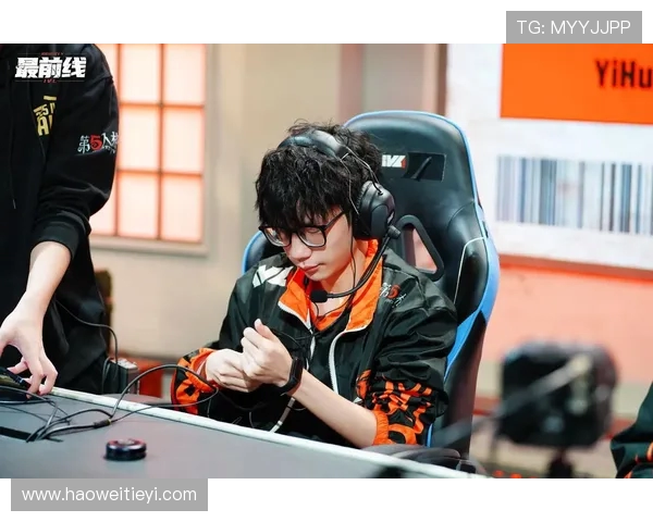 FPX战队在青年赛积分榜上以85分稳居第一位置引发热议